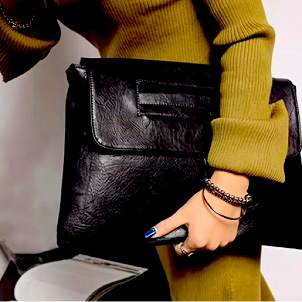 Black Clutch